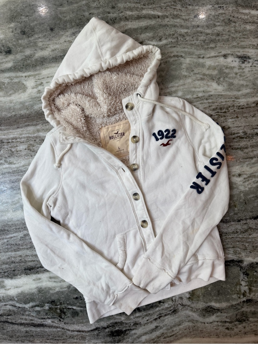 Y2K 2000s Vibe Hollister White Sherpa-Lined Hoodie with Navy Accents - Picture 2 of 6